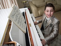 “Tiểu Mozart” thần đồng âm nhạc tốt nghiệp Đại học ở tuổi 11