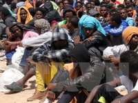 Libya: Lật thuyền chở người di cư, hàng trăm người thiệt mạng