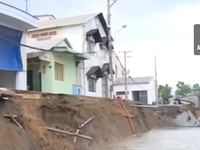 Cần Thơ: Sạt lở đường đang làm, 2 căn nhà rơi xuống sông