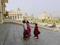 Mỹ nới lỏng lệnh trừng phạt kinh tế đối với Myanmar