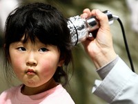 Nhật Bản xác nhận thêm 14 trẻ em ung thư tuyến giáp tại Fukushima