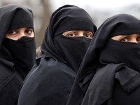 Hà Lan thông qua lệnh cấm trang phục che mặt