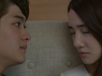 Tuổi thanh xuân 2: Ở cùng một nhà, Junsu (Kang Tae Oh) và Linh (Nhã Phương) lại chạm trán nhau liên tục như ngày xưa