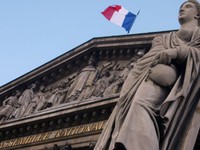 Hàng trăm nữ chính trị gia tại Pháp từng bị quấy rối tình dục