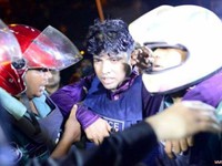 Bangladesh: IS tấn công nhà hàng, bắt giữ hàng chục con tin