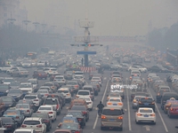 Bắc Kinh cảnh báo ô nhiễm không khí nghiêm trọng nhất năm 2016