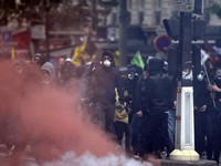 Biểu tình phản đối Luật Lao động biến thành bạo động tại Pháp