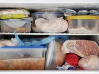 Nguy cơ ngộ độc thực phẩm vì bảo quản bằng túi nilon trong tủ lạnh