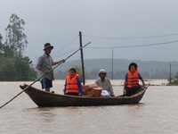 Cứu trợ khẩn cấp 4 tỉnh miền Trung bị thiệt hại nghiệm trọng do mưa lũ