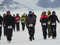 Sôi động cuộc thi chạy Marathon ở châu Nam Cực