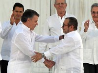 FARC sẵn sàng sửa đổi thỏa thuận hòa bình với Colombia