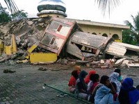 Động đất kinh hoàng ở Indonesia: Số người thiệt mạng tăng lên gần 100 người