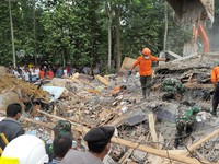 Hơn 100 người thiệt mạng sau động đất tại Indonesia