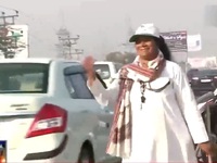 Ấn Độ: Sau nỗi đau mất con vì tai nạn, người mẹ vực dậy trở thành “Nữ hiệp sĩ giao thông”
