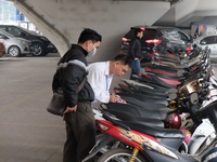 Hà Nội sẽ xử lý nghiêm nếu có việc thu phí gửi xe &apos;viết tay&apos;