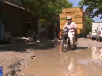 Hà Nội: Người dân khốn khổ vì đường xuống cấp nghiêm trọng