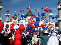 Cộng đồng Hồi giáo chào đón lễ Eid-al-Fitr