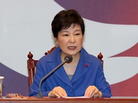 Tổng thống Hàn Quốc được miễn ra tòa thẩm vấn