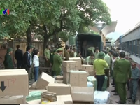 Bắt giữ vụ vận chuyển hàng lậu lớn trên tàu hỏa từ Lạng Sơn về Hà Nội