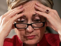 Ứng viên Hillary Clinton mắc viêm phổi, dư luận Mỹ xôn xao