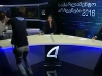 Chính trị gia Gruzia ẩu đả trong buổi truyền hình trực tiếp