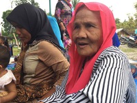 Động đất ở Indonesia: Người dân chưa dám về nhà vì sợ dư chấn