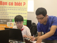 Học sinh Hà Nội thi tài lập trình sáng tạo