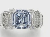 Rao bán chiếc nhẫn kim cương xanh giá 25 triệu USD