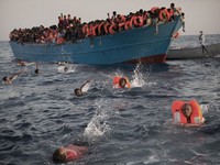​Cứu sống hơn 6.500 người di cư ngoài khơi Libya