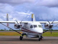 Máy bay chở 12 người mất tích tại Indonesia