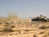 Mỹ lần đầu tiên không kích thành trì Sirte của IS ở Libya