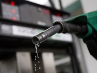 Giá dầu biến động trước thềm cuộc họp của OPEC