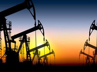 Giá dầu khôi phục đà tăng lên mức cao nhất 5 tuần