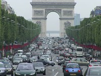 Paris (Pháp) miễn phí giao thông công cộng để giảm ô nhiễm