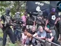 Phiến quân tại Philippines đe dọa sát hại 3 con tin