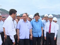Thủ tướng Nguyễn Xuân Phúc: Nghệ An cần sớm trở thành đầu mối quốc tế về hàng không, cảng biển