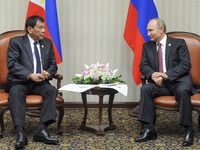 Tổng thống Philippines gặp 'người hùng' Putin