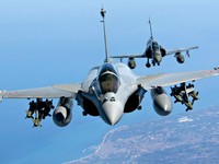 Chiến đấu cơ Pháp ném bom phá hủy kho vũ khí của IS ở Syria