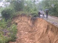 TT-Huế: Hơn 70 km bờ sông sạt lở sau lũ