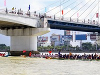 Sôi động Ngày hội đua thuyền tại Đà Nẵng