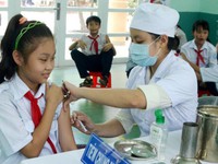 Tiêm miễn phí vaccine sởi - rubella cho thiếu niên tại Hà Nội
