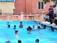 Hà Nội phổ cập bơi cho học sinh tiểu học