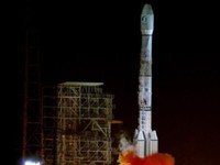 Trung Quốc lần đầu tiên phóng siêu tên lửa lên vũ trụ