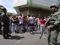Venezuela - Colombia mở cửa biên giới cho xe thương mại