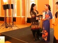 Vinh danh hai người Việt tại Đức làm từ thiện