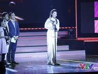 Nhã Phương giành cúp VTV Awards lần 2 với Zippo, mù tạt và em