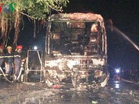 Nổ xe khách chở người Việt tại Lào, 8 người tử vong tại chỗ