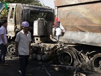 Xe tải tông xe container bốc cháy, hai người chết trên xe
