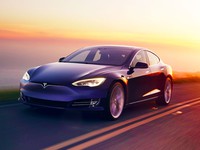 Tesla tham vọng ra mắt xe tự lái hoàn toàn