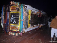 Tai nạn xe bus tại Pakistan, hơn 70 người thương vong